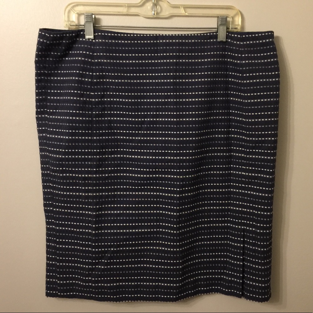 (2609). Worth Skirt. Size 18